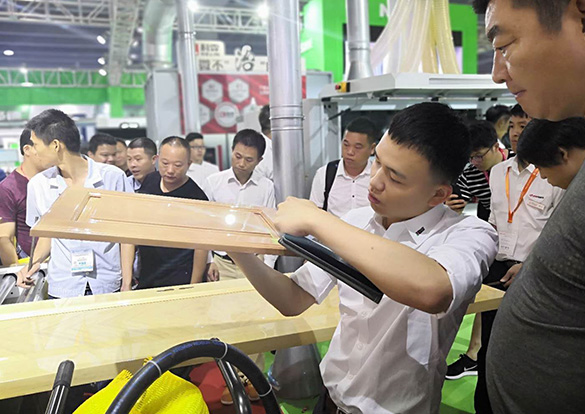 Sunglasses Factory es una empresa autónoma especializada en la producción y procesamiento de productos de gafas de sol.